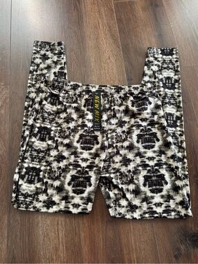 New Mix Black and Cream Tie-Dye Leggings